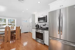 24 Holly St, Billerica, MA 01821 - Photo 10