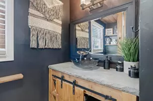 28 Old Jarvis Ave, Holyoke, MA 01040 - Photo 14