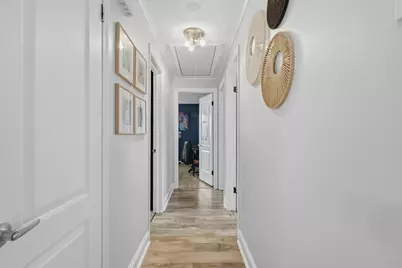 28 Old Jarvis Ave, Holyoke, MA 01040 - Photo 8