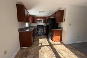 213 Victoria Heights Rd, Boston, MA 02136 - Photo 4