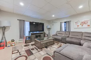 118 Maple St, Fall River, MA 02720 - Photo 4