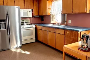 121 Mallowhill Rd, Springfield, MA 01129 - Photo 2