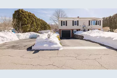 107 Spring Ln, Dartmouth, MA 02747 - Photo 2