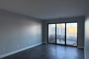 22 Shrewsbury Green Dr, Shrewsbury, MA 01545 - Photo 2