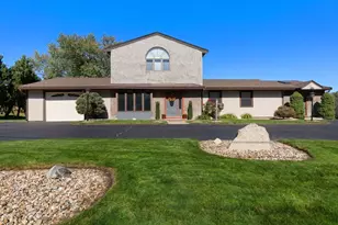 15 Monson Dr, Peabody, MA 01960 - Photo 1