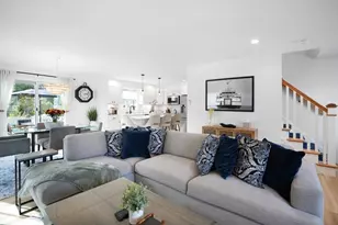 33 Lagoon Pond Rd, Tisbury, MA 02568 - Photo 8