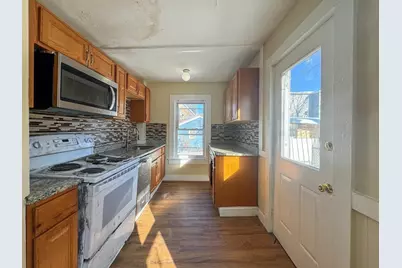 112 Laureston St, Brockton, MA 02301 - Photo 8