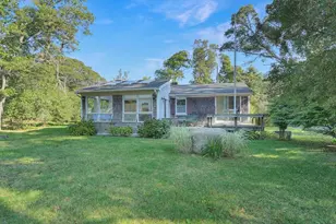 22 Oklahoma Ave, Tisbury, MA 02568 - Photo 1