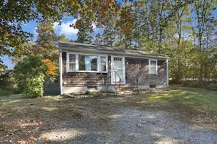 51 Lantern Ln, Tisbury, MA 02568 - Photo 2