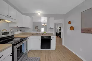 104 Riverview Pl, Southbridge, MA 01550 - Photo 8