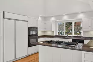 528 Menauhant Rd, Falmouth, MA 02536 - Photo 8