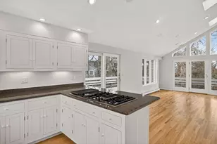 528 Menauhant Rd, Falmouth, MA 02536 - Photo 10