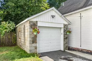 506 Pleasant St, Gardner, MA 01440 - Photo 8