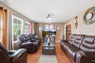 19 Annies Way, Springfield, MA 01119 - Photo 4