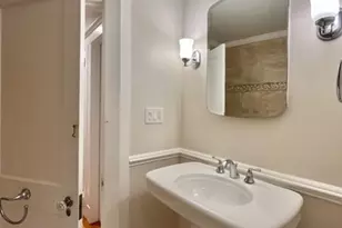 162 East Side Pkwy, Newton, MA 02458 - Photo 12