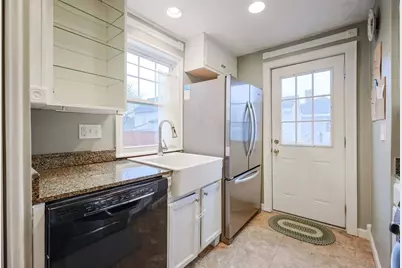 4 Roosevelt St, Wareham, MA 02571 - Photo 4