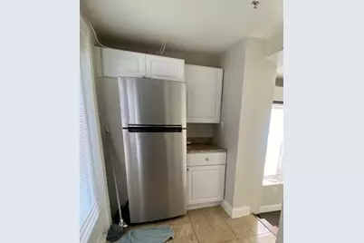 32 Hinckley Street #1R, Somerville, MA 02145 - Photo 2