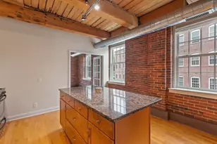 25 Cedar St, Amesbury, MA 01913 - Photo 12