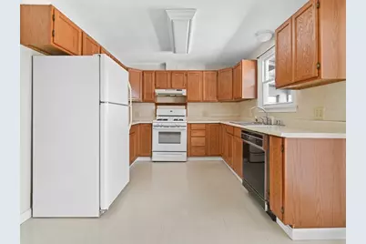 1082 Hancock St, Fall River, MA 02721 - Photo 42