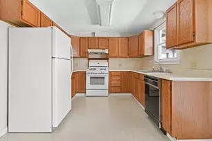 1082 Hancock St, Fall River, MA 02721 - Photo 42