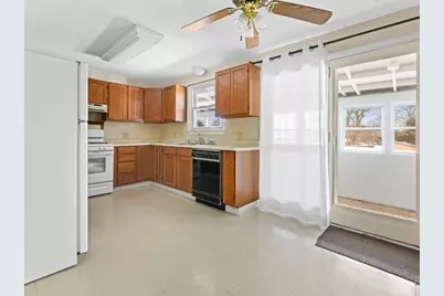 1082 Hancock St, Fall River, MA 02721 - Photo 38