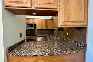 340 Sunderland Rd, Worcester, MA 01604 - Photo 8