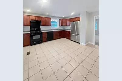 18 Ferry Street #B, Lawrence, MA 01841 - Photo 4