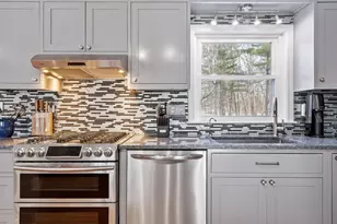 437 Johnny Appleseed Ln, Leominster, MA 01453 - Photo 6