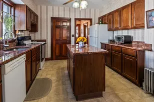 212 Washington St, Leominster, MA 01453 - Photo 8