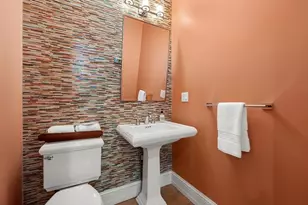 475 E 4th St, Boston, MA 02127 - Photo 10