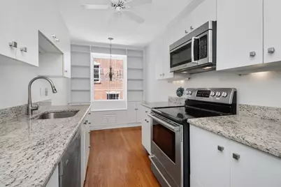 37 Beacon St #23, Boston, MA 02108 - Photo 8