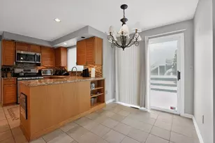 34 Copperwood Dr, Stoughton, MA 02072 - Photo 8