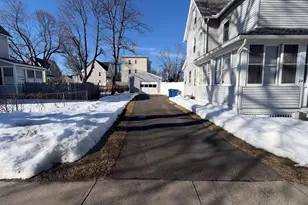24 Hampden St, West Springfield, MA 01089 - Photo 2
