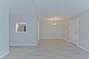 14 Maple Crest Cir, Holyoke, MA 01040 - Photo 10