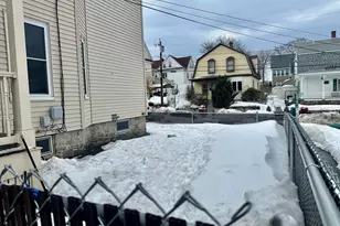 187 White St, Lowell, MA 01854 - Photo 36