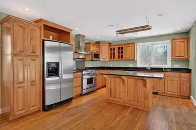26 Mechanic St, Holliston, MA 01746 - Photo 6