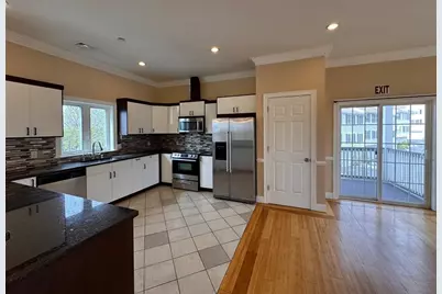 473 Revere Beach Pkwy, Revere, MA 02151 - Photo 10