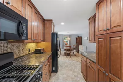 52 Birch St, Plymouth, MA 02360 - Photo 8