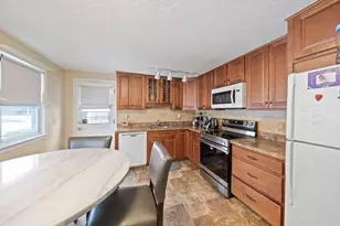 29 Hillcrest Ave, Brockton, MA 02301 - Photo 6