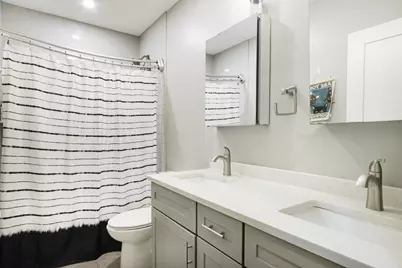 271 W 5th St, Boston, MA 02127 - Photo 16