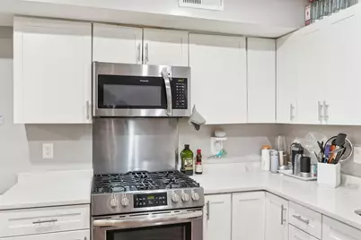 271 W 5th St, Boston, MA 02127 - Photo 4