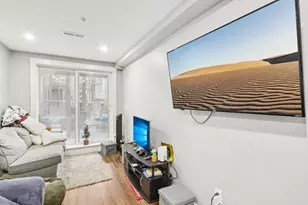 271 W Fifth St, Boston, MA 02127 - Photo 8