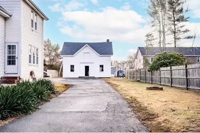 852 Somerset Ave, Taunton, MA 02780 - Photo 4