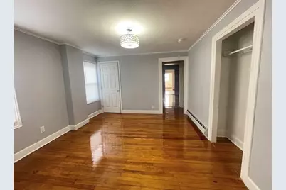 27 Wilcox St #2L, Springfield, MA 01105 - Photo 4