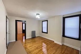 27 Wilcox St, Springfield, MA 01105 - Photo 6