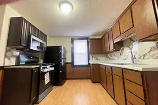 27 Wilcox St, Springfield, MA 01105 - Photo 6