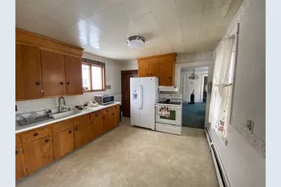 32 Vernon St, Waltham, MA 02453 - Photo 12