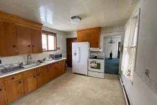 32 Vernon St, Waltham, MA 02453 - Photo 12