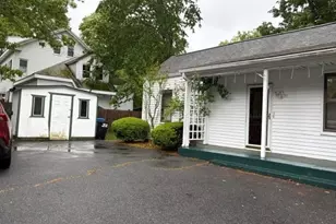 32 Vernon St, Waltham, MA 02453 - Photo 4
