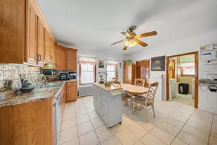 992 Lees River Ave, Somerset, MA 02726 - Photo 10